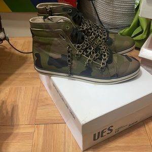 UES brand size 10 in women